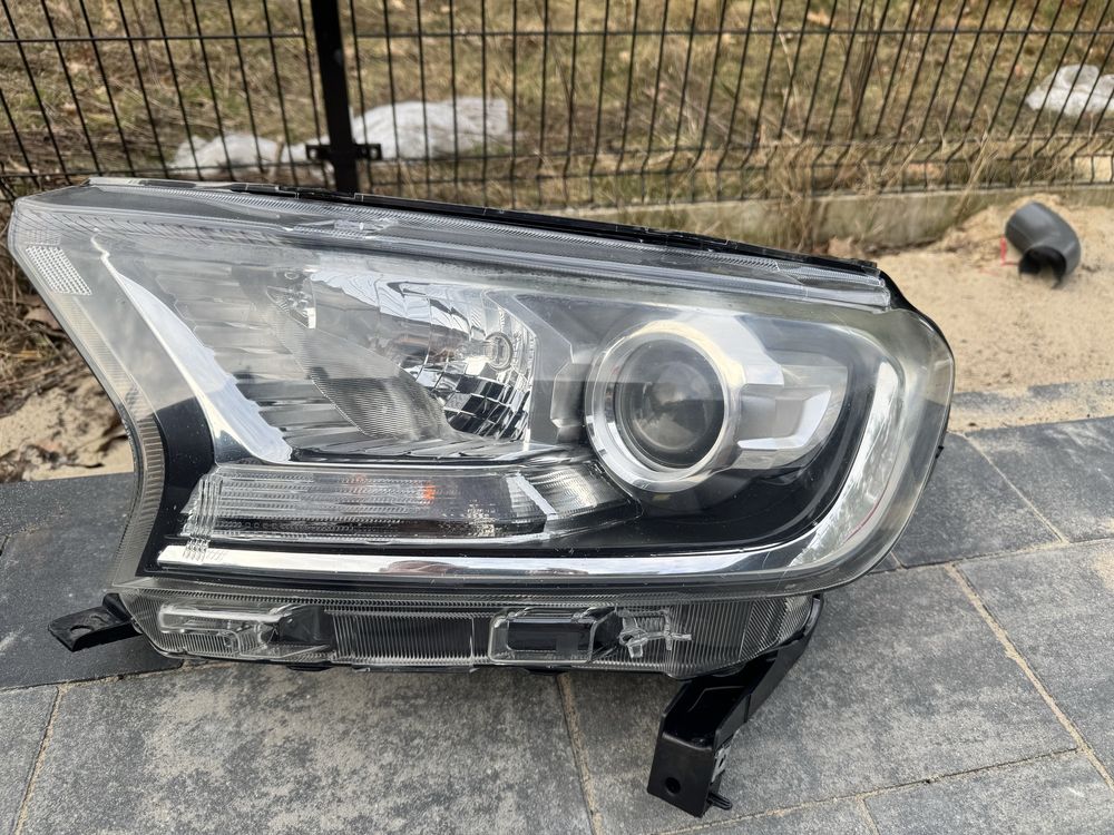 Lampy lampa ford ranger przód lewa prawa wildtrak