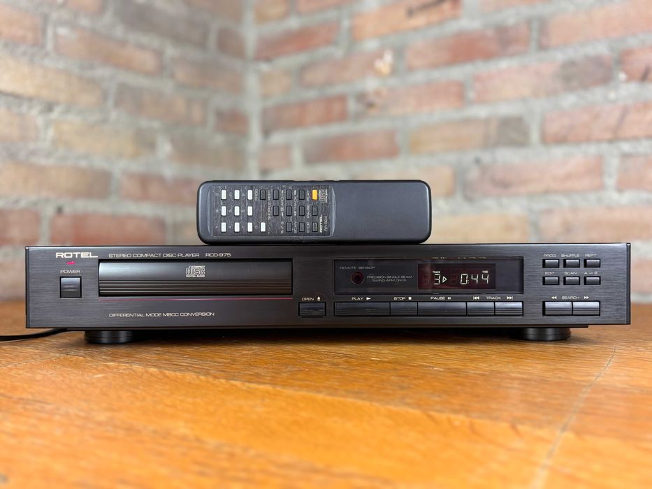 Rotel RCD-975 – CD player | działa | tacka ręczna | pilot w zestawie