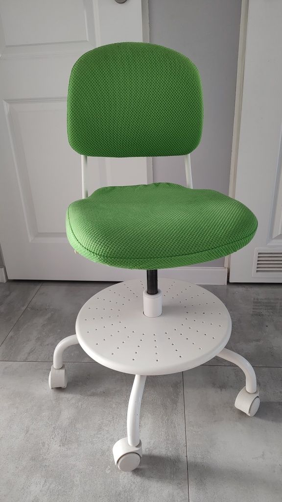 Krzesło dla dziecka obrotowe Ikea Vimund
