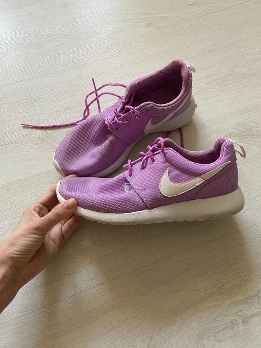 Кроссовки Nike женские
