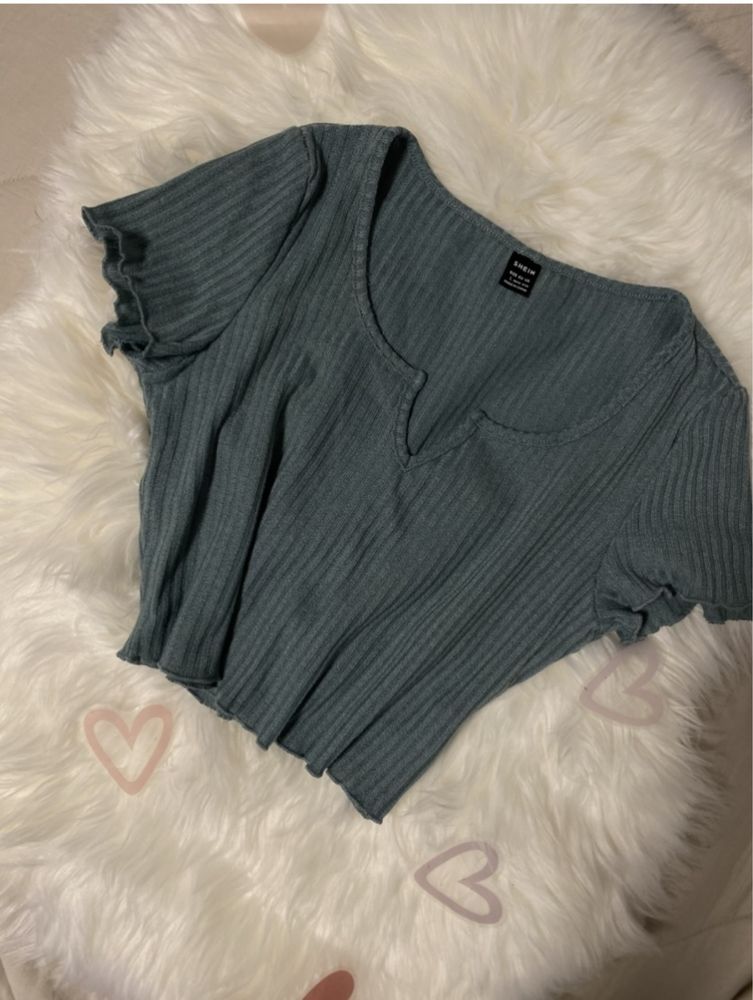 Білий та чорний кроп топ в рубчик H&M/чорна футболка