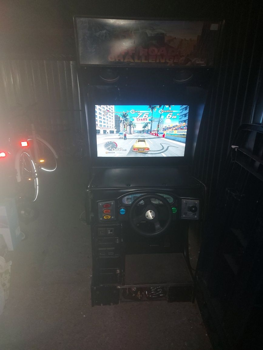 Automat arcade off road challenge