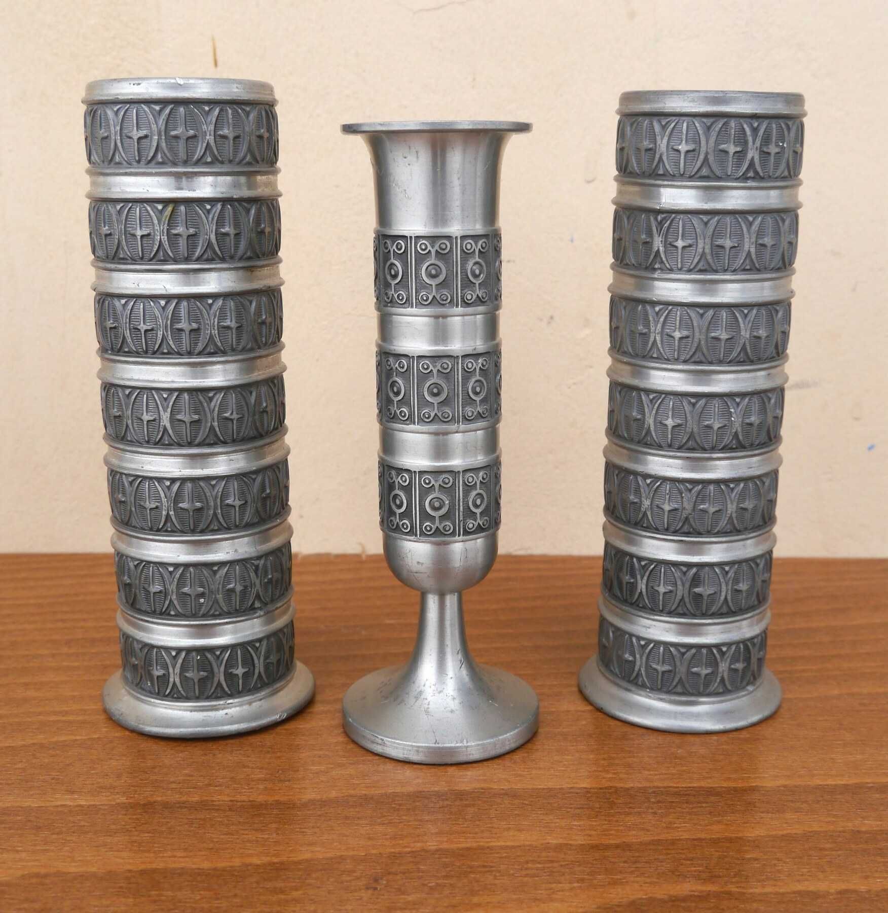 Цилиндрические вазы из олова