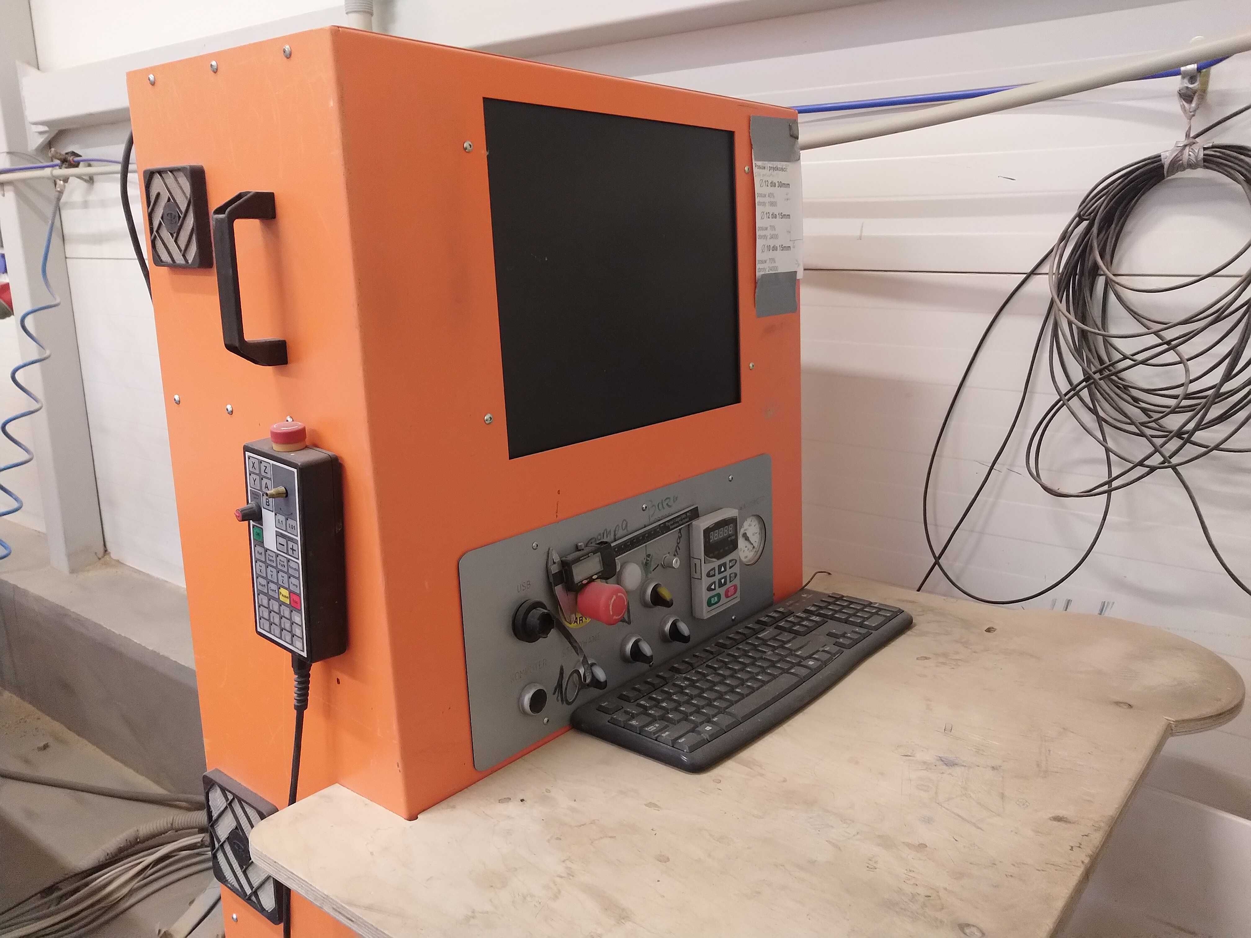Frezarka CNC INFOTEC 3121 centrum frezarskie z pompą i dod. wrzecionem