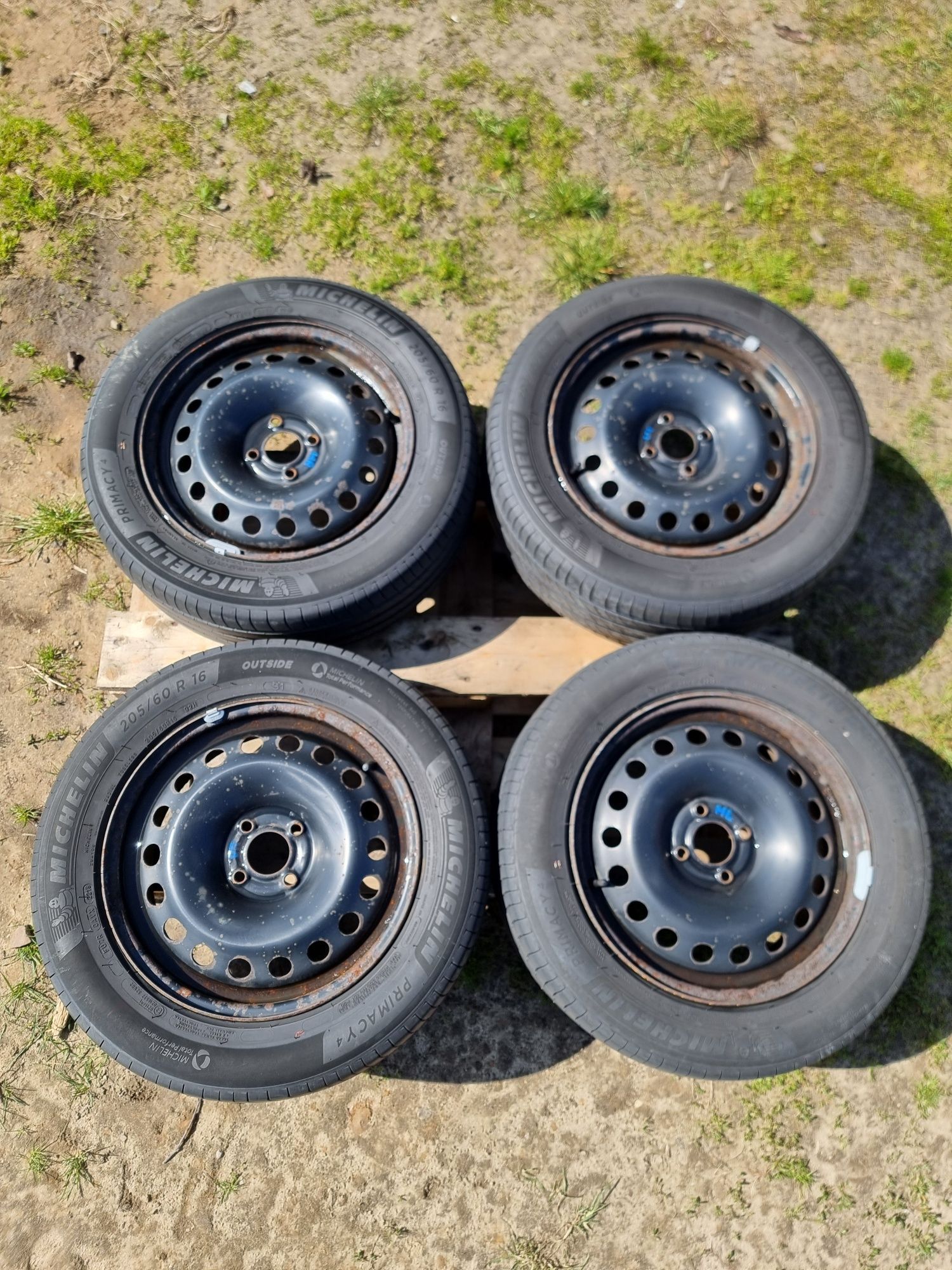 4x opony letnie 205 60 r16 Michelin Primacy4 na felgach stalowych4x100