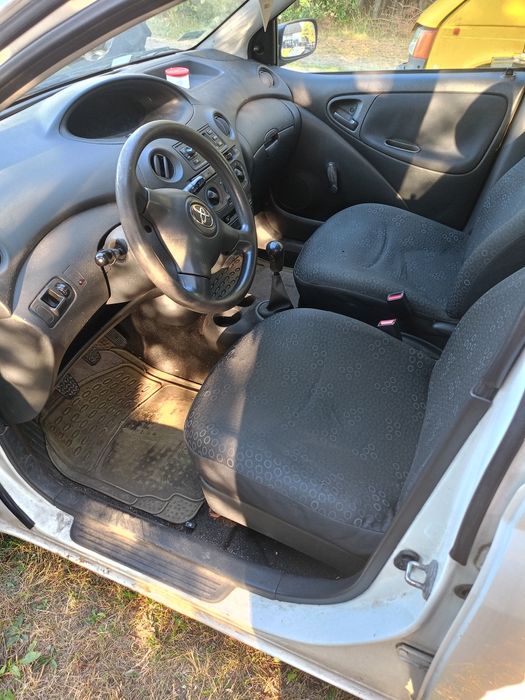 Toyota Yaris 1.4 D4D  2004 rok