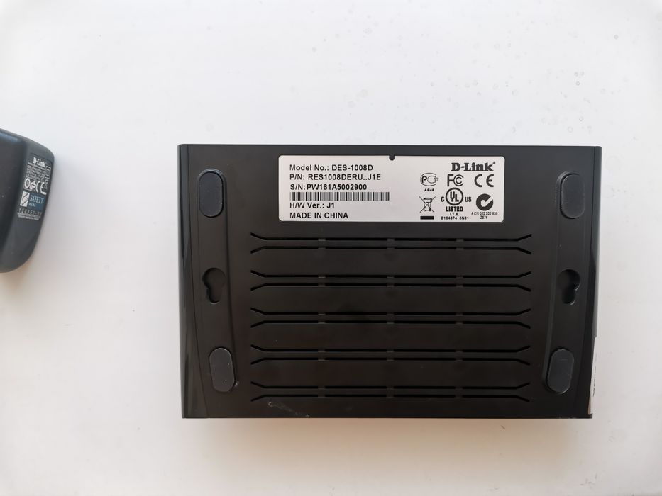 Продам комутатори D-link DES-1008D і D-link DES-1005A / лот