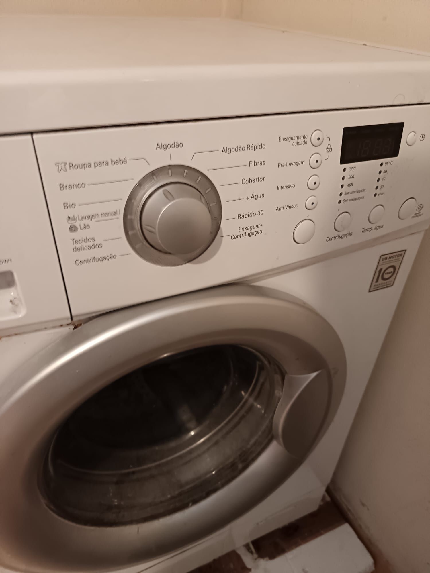 máquina de lavar roupa LG 8kg A++ com avaria.