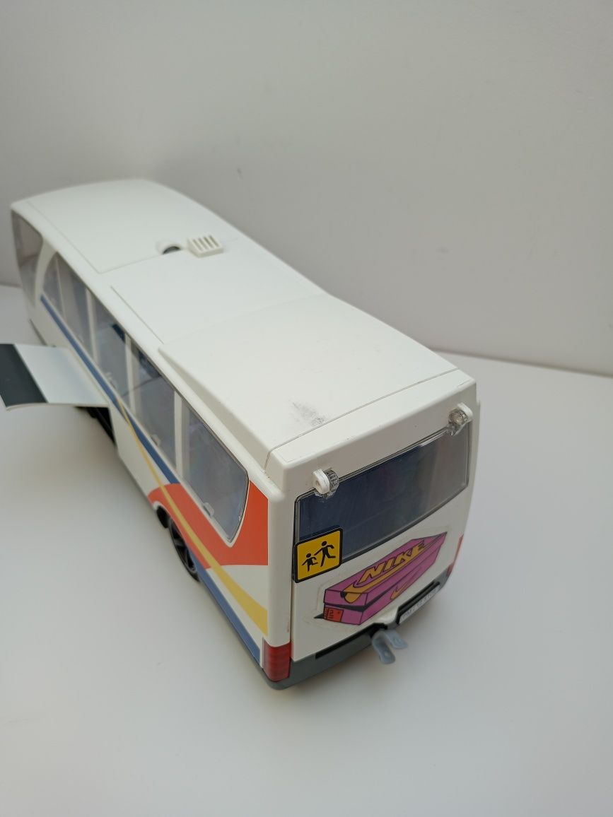 Zabawka autobus Playmobil szkolny