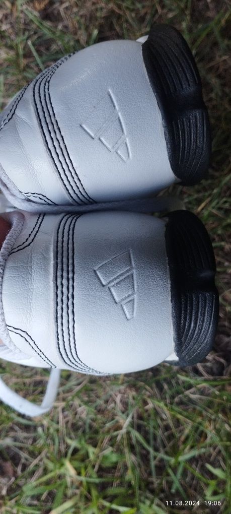 Super adidaski korki