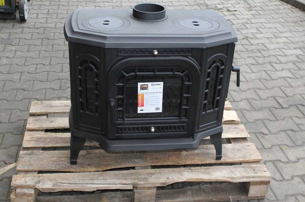 Piec żeliwny koza na drewno z fajerkami do gotowania kawmet p7 cooktop