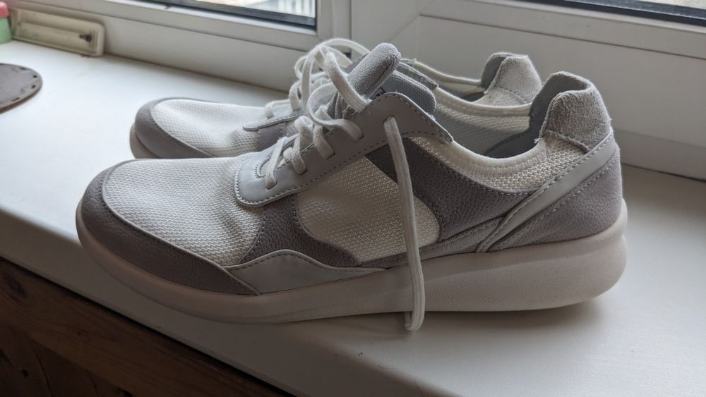 Супровід Кеди жіночі  на 39 розмір Clarks