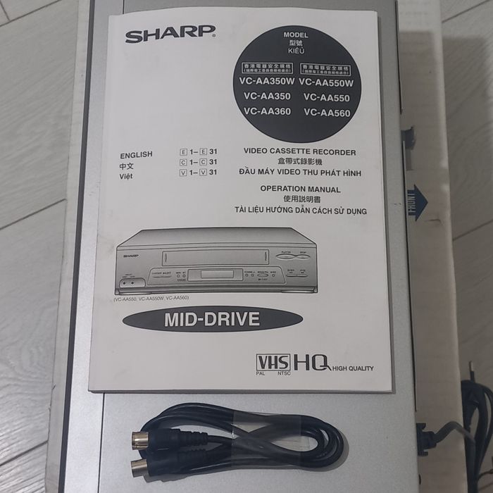 SHARP ретро відеомагнітофон касетний