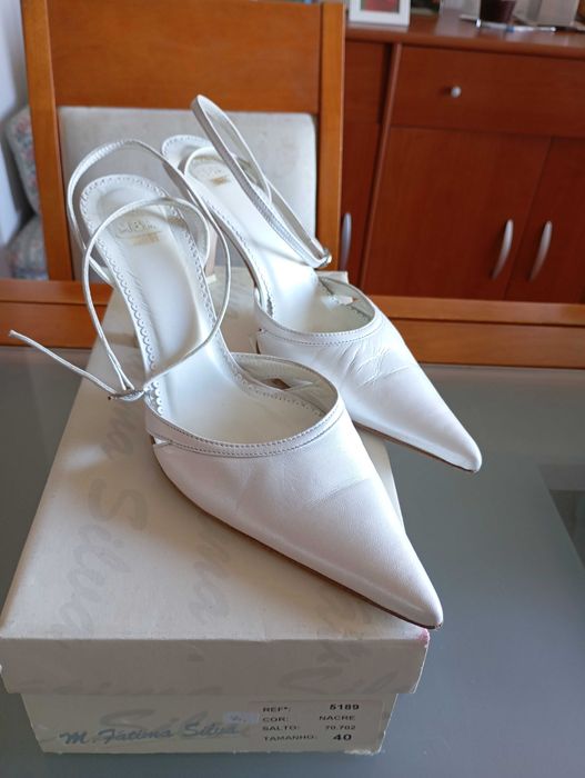 Sapatos mulher de pele com salto alto tam. 40