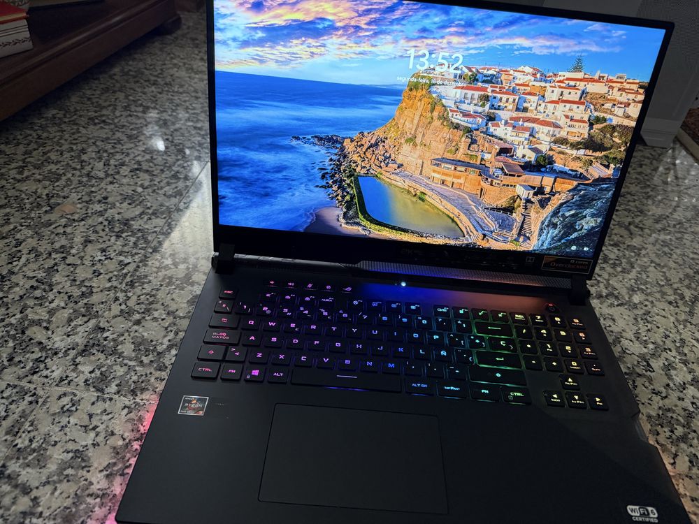 Asus Rog Strix SCAR 17