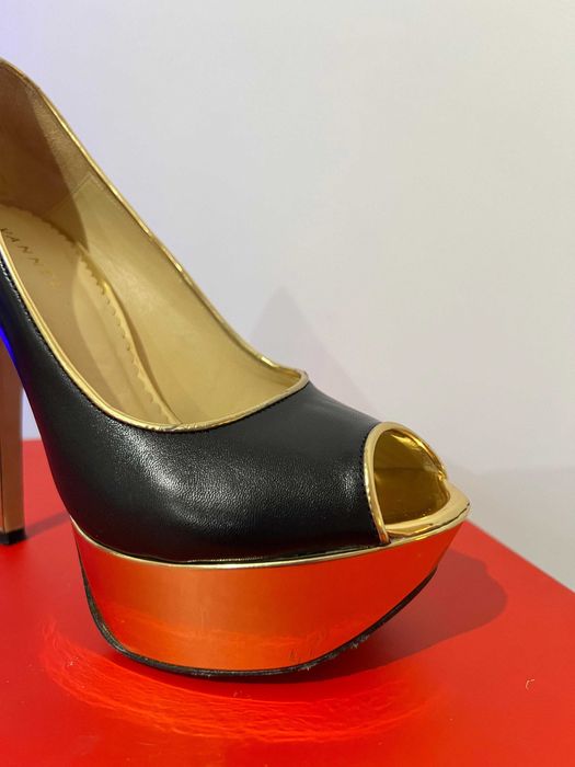 Sapatos Vannel Pretos