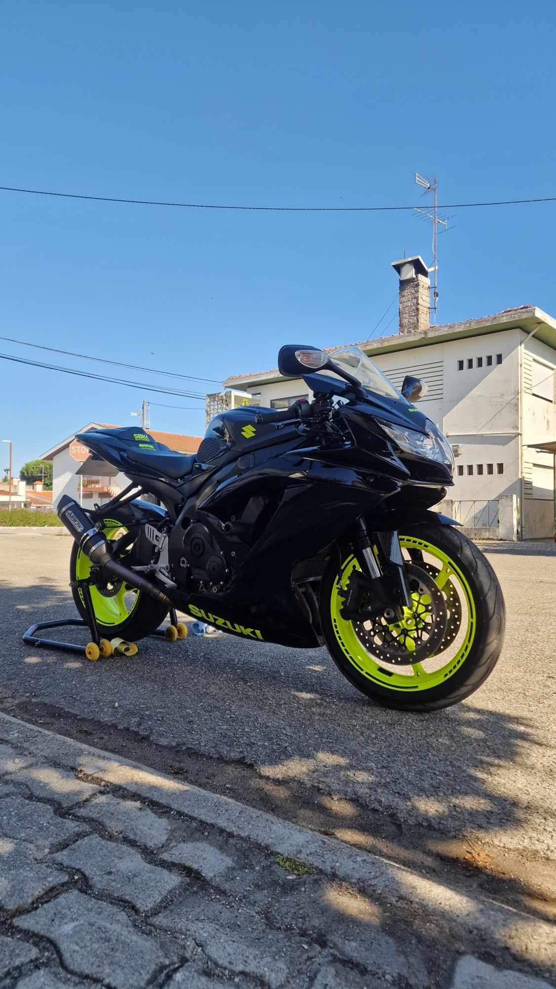 suzuki gsxr 750 k8
