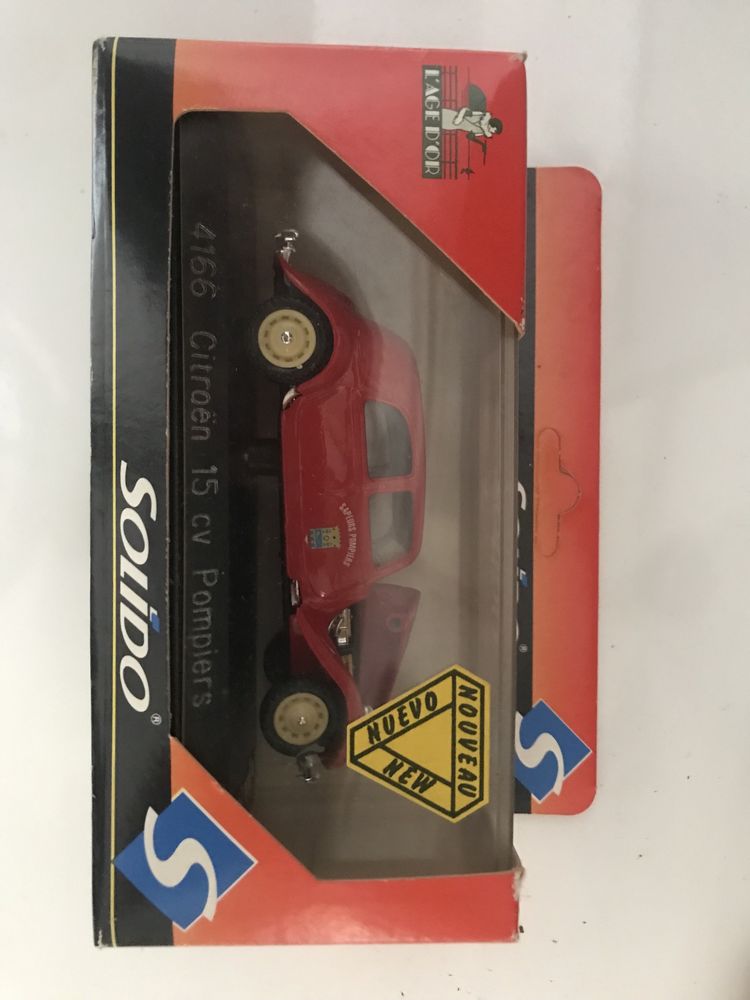 1/43 Carro dos bombeiros Solido