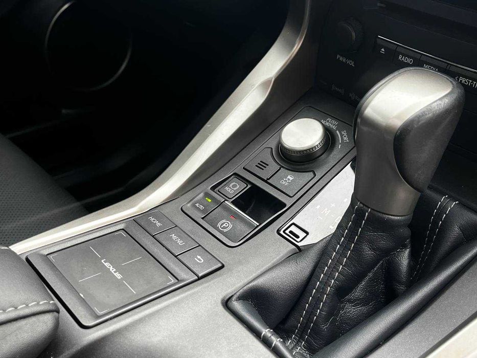 Lexus NX 2015 2,0 бензин