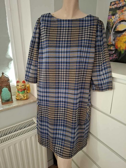 niebieska czarna sukienka w pepitke pepitka print jesienna na jesień