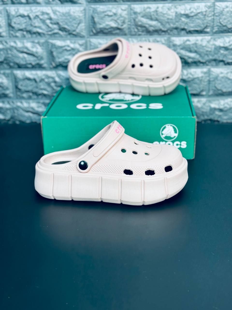 Женские Шлепанцы Crocs Розовые Шлепанцы Crocs