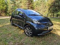 Toyota Aygo, bez rdzy, benzyna, 2 komplety kół