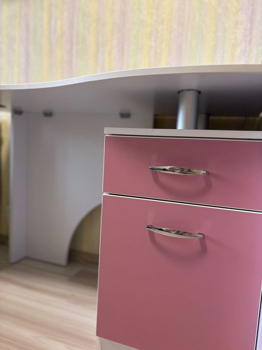 Меблі у дитячу кімнату письмовий стіл, стелаж,  поличка