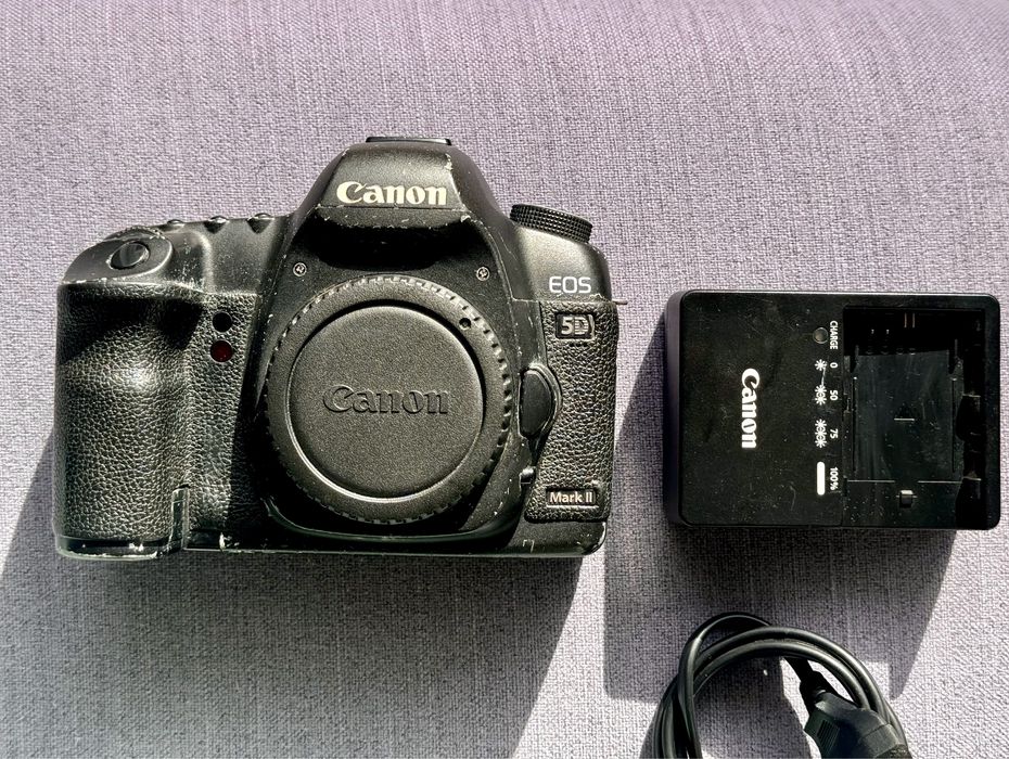 Canon 5D MK II + Bateria e Cartoes