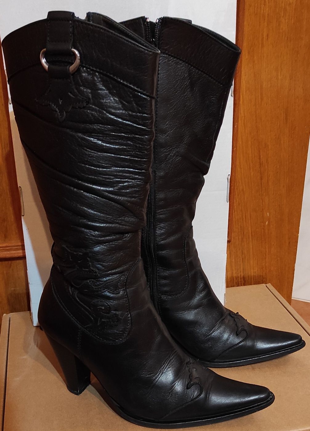 Botas alta pele preto