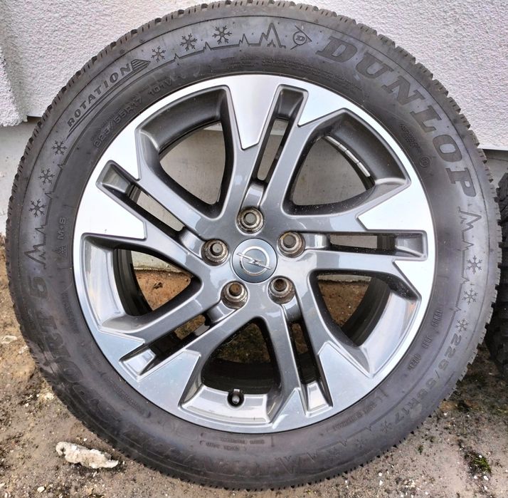 Felgi z oponami zimowymi Opel Vivaro Zafira 7x17 ET46 5x108