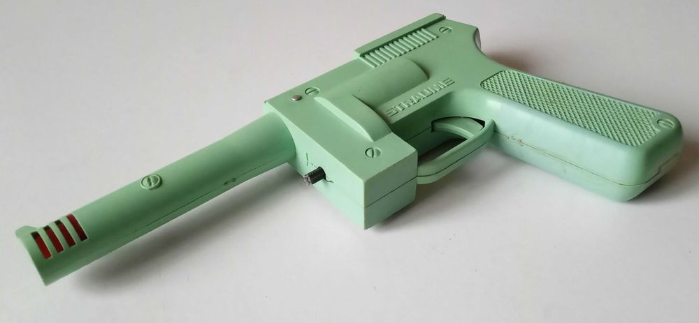 Игрушка пистолет револьвер СССР 1980-е годы