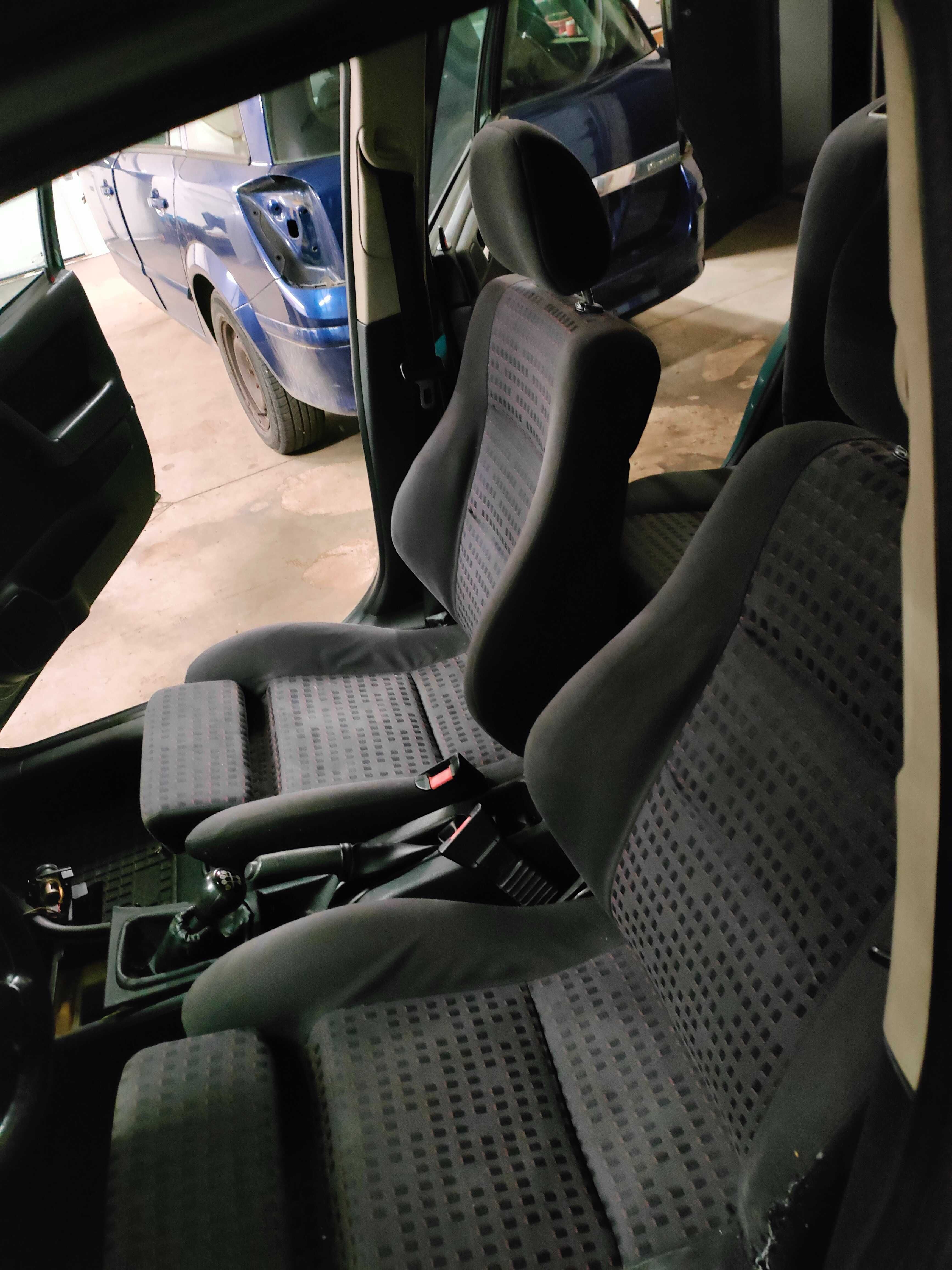 Opel Astra G II Fotele Kubełkowe komplet KOMBI