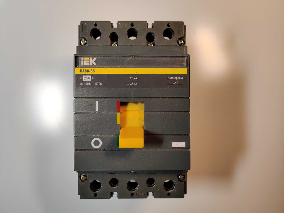 Автоматичний вимикач ВА88-35 3Р 250А