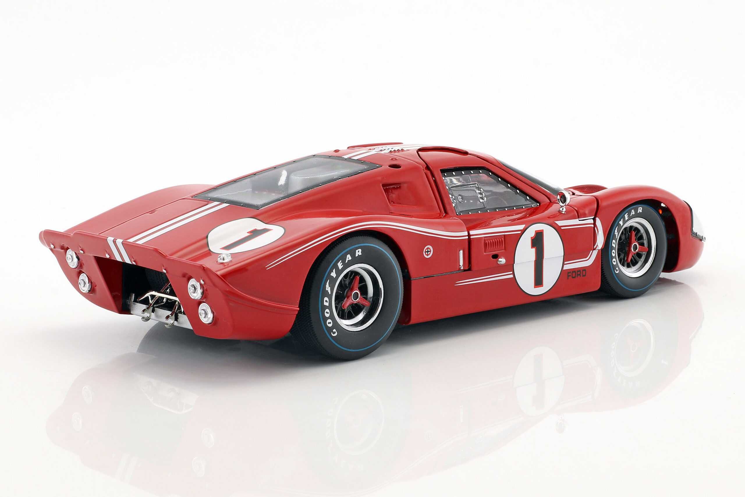 1:18 Shelby Collectibles Ford GT40 MK IV #1 Winner 24h LeMans 1967