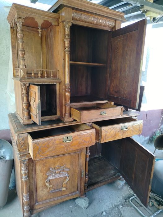 Сервант старый дуб + сосна.