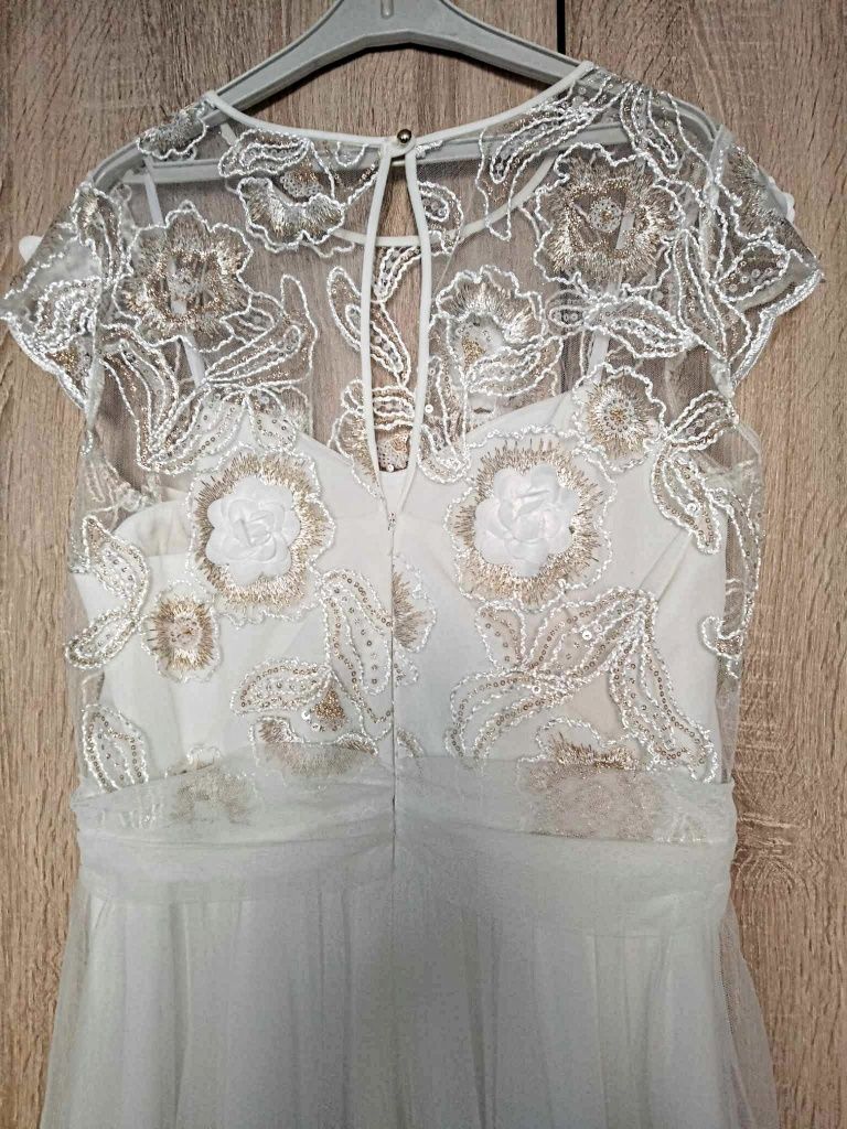 Biała sukienka (ślub, poprawiny)