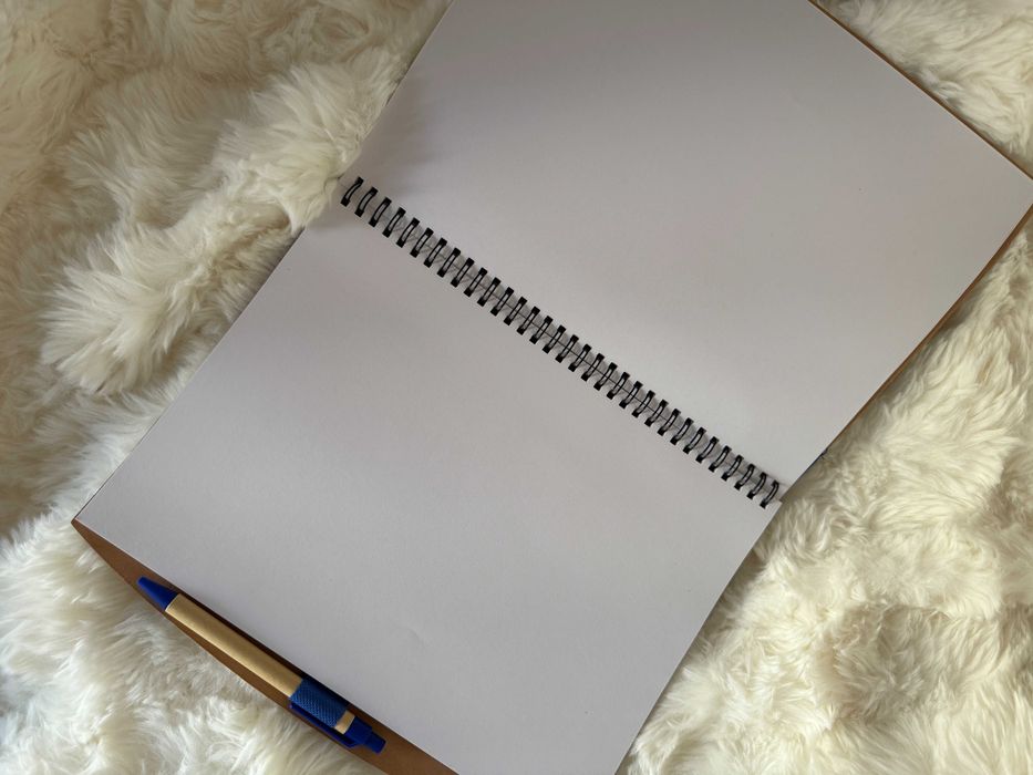 Notes z długopisem – nowy, czyste kartki