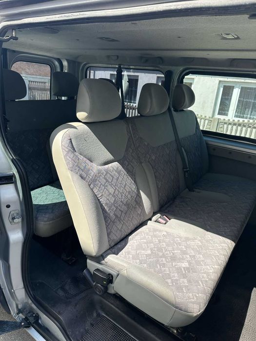 Opel vivaro na 9 osób z klimatyzacją