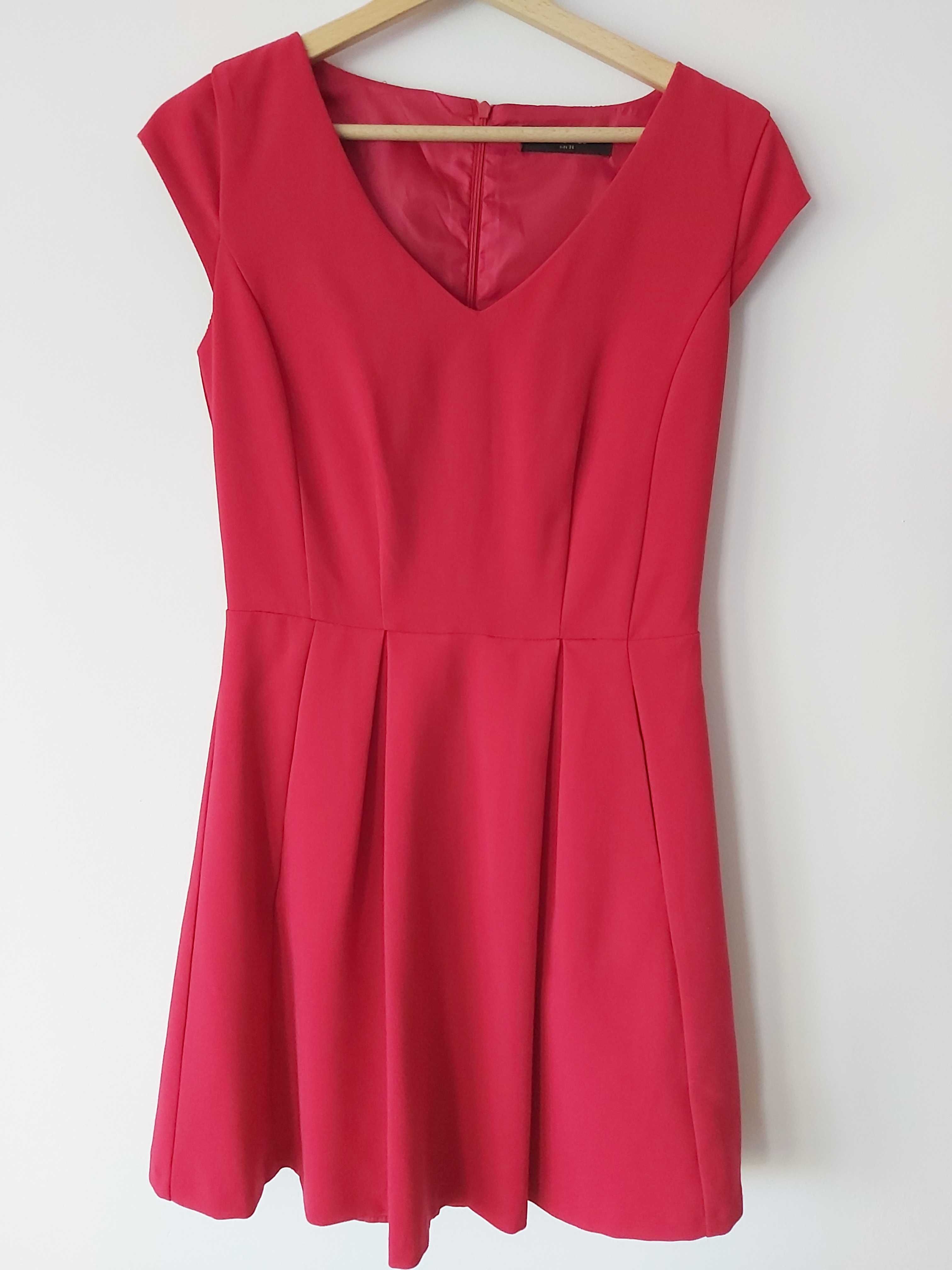 Czerwona, koktajlowa sukienka z krótkim rękawem, na wesele, Reserved