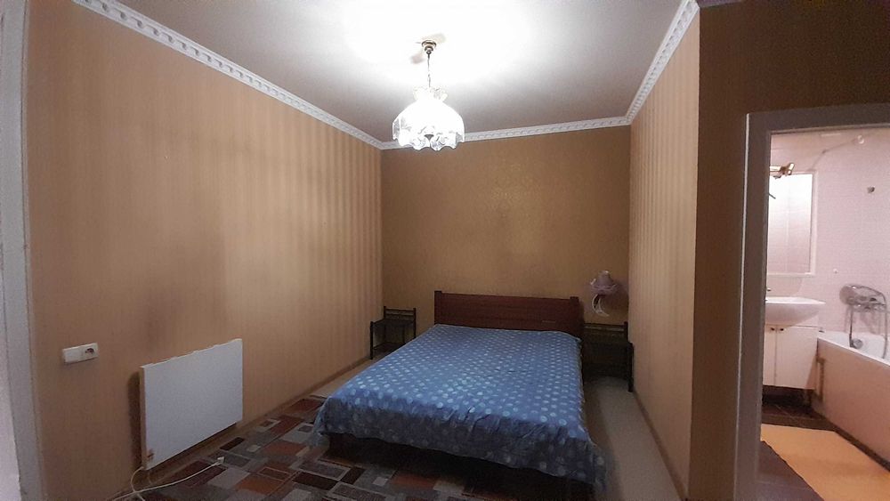 Срочно продам 1 комнатную квартиру в Центре города.  70 кв. м Газ.