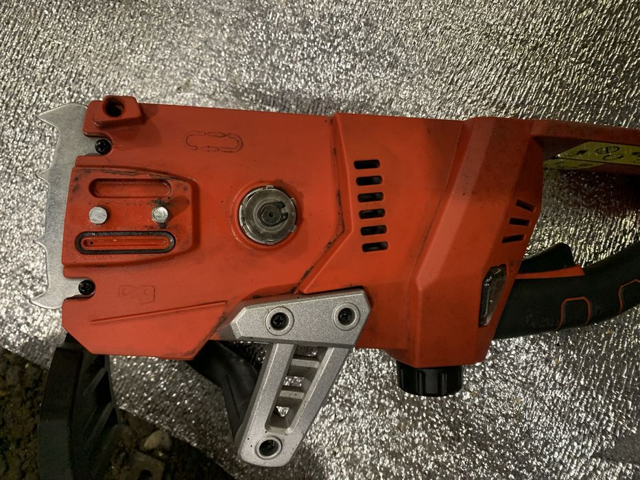 Акумуляторна ланцюгова пила Yato YT-82812
