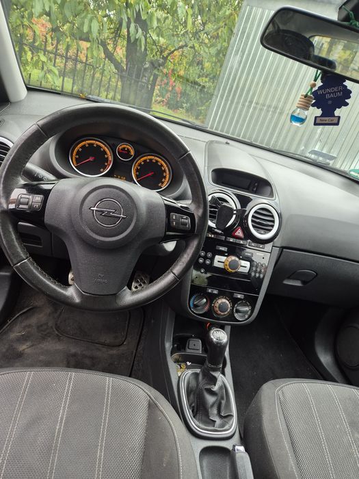 Opel Corsa 1.4 benzyna