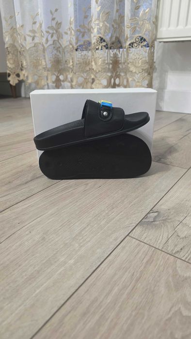 Klapki MOSCHINO r 35 dla dziewczyny