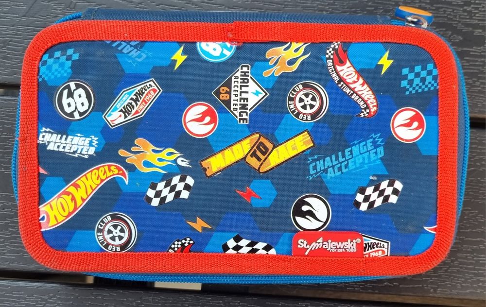 Zestaw tornister/plecak Hot Wheels, dwa piórnik, worek, zeszyty i inne