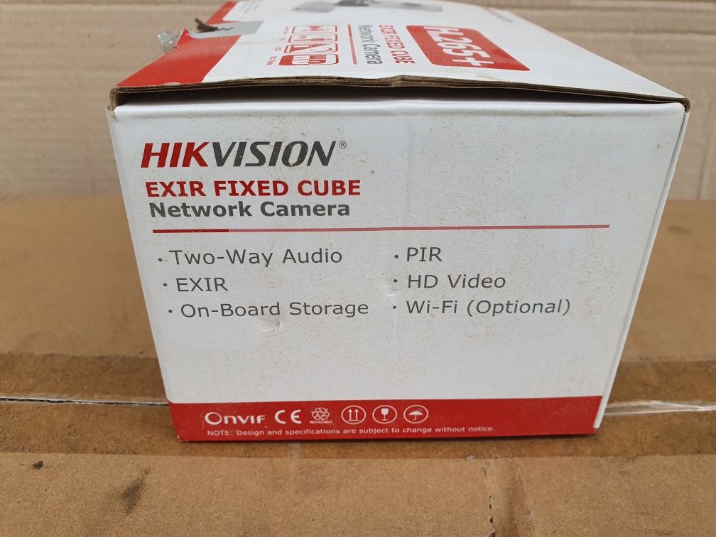 2МП IP кубічна камера Hikvision з мікрофоном Hikvision
