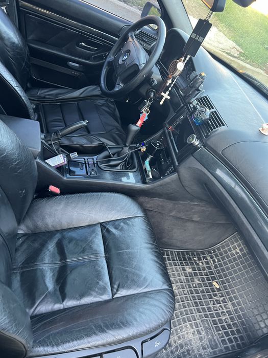 BMW e39 2.5 tds        .