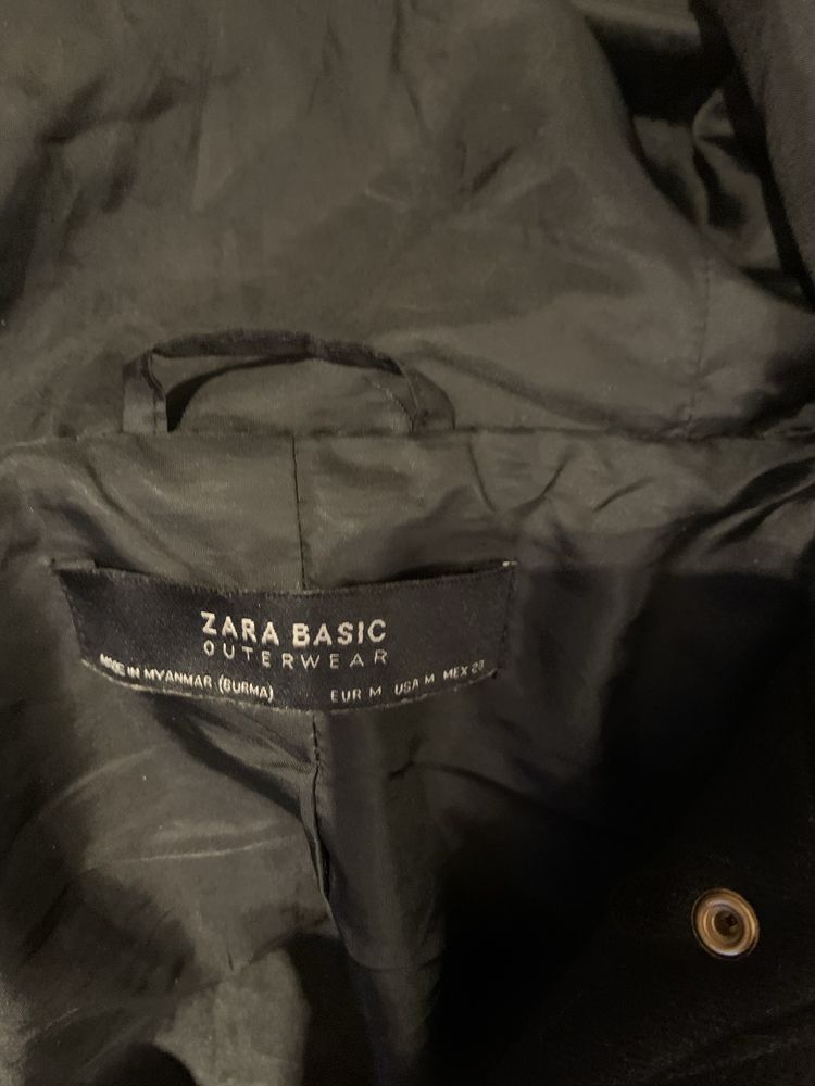 2 casacos Zara Basics