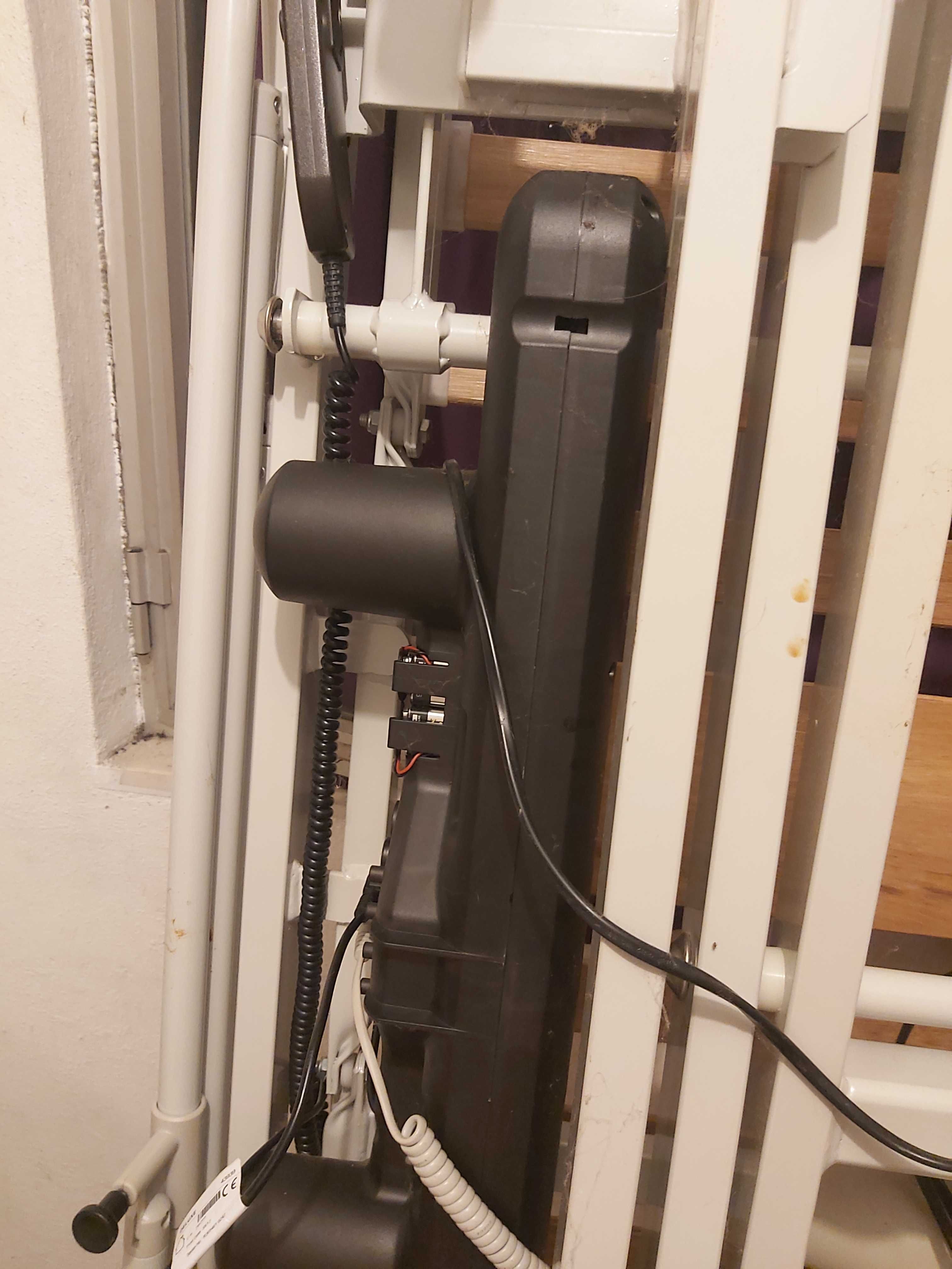 Cama articulada elétrica com grades e colchão