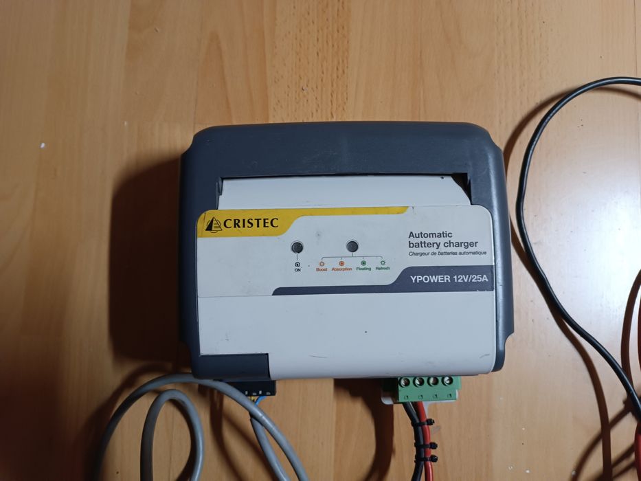 Ładowarka CRISTEC 12v-25A