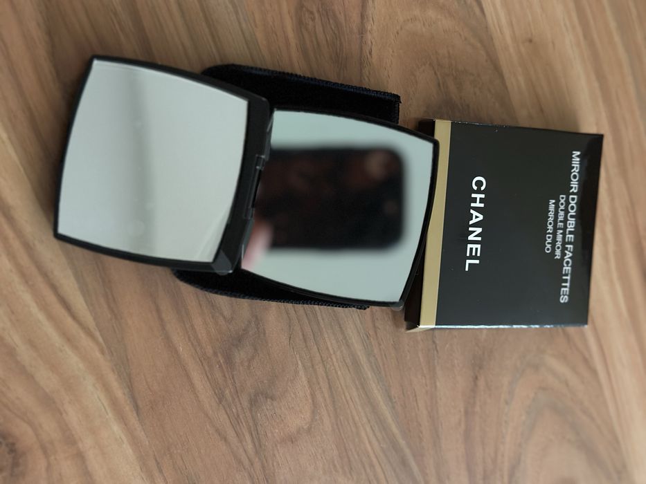 Дзеркало  Chanel (зеркало)